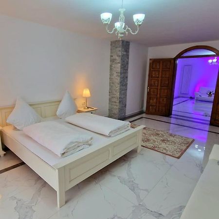 Casa Avram Hotel Suceviţa Kültér fotó