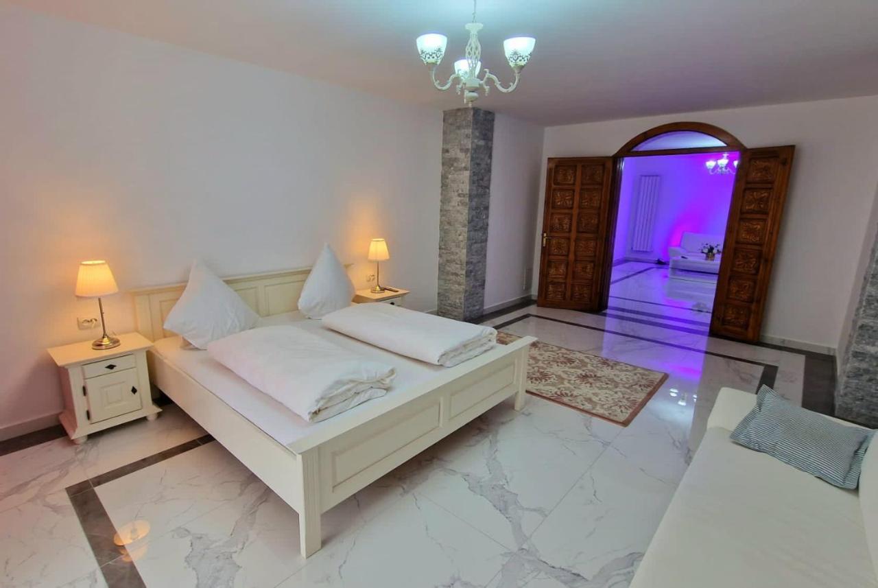 Casa Avram Hotel Suceviţa Kültér fotó