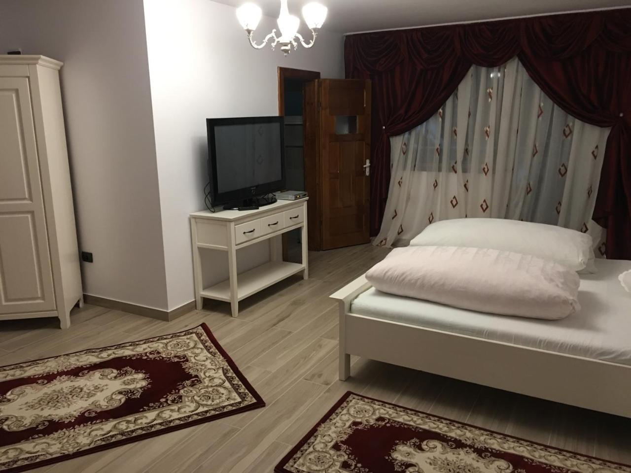 Casa Avram Hotel Suceviţa Kültér fotó